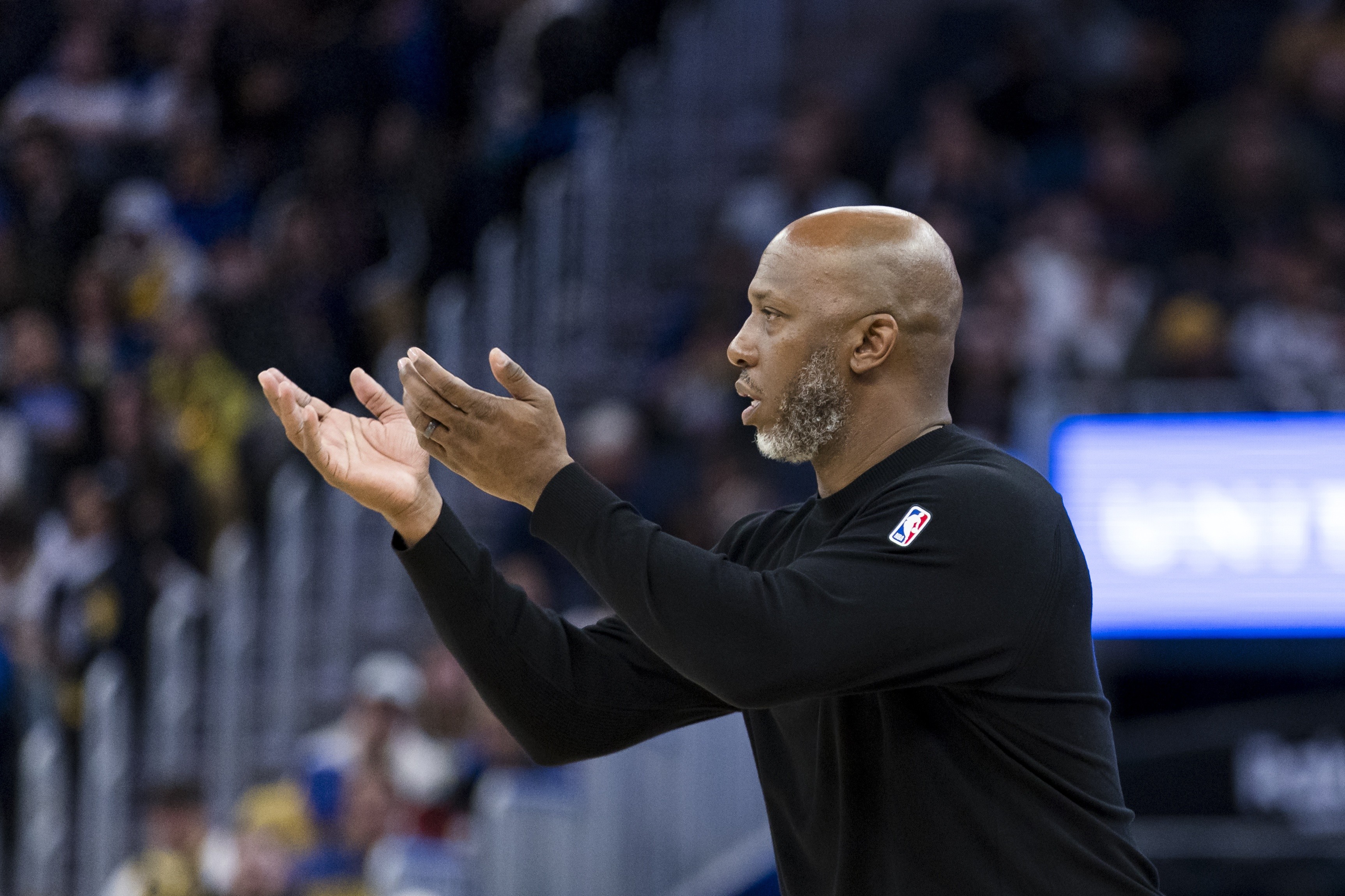 包含NBA总决赛关键时刻再迎强敌，克里夫兰骑士再遭质疑，主帅态度：态度坚定，年轻球员得到机会的词条